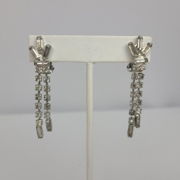 VINTAGE Rhinestone Crystal Silver Tone Clip On Earrings - Picture 1 of 4